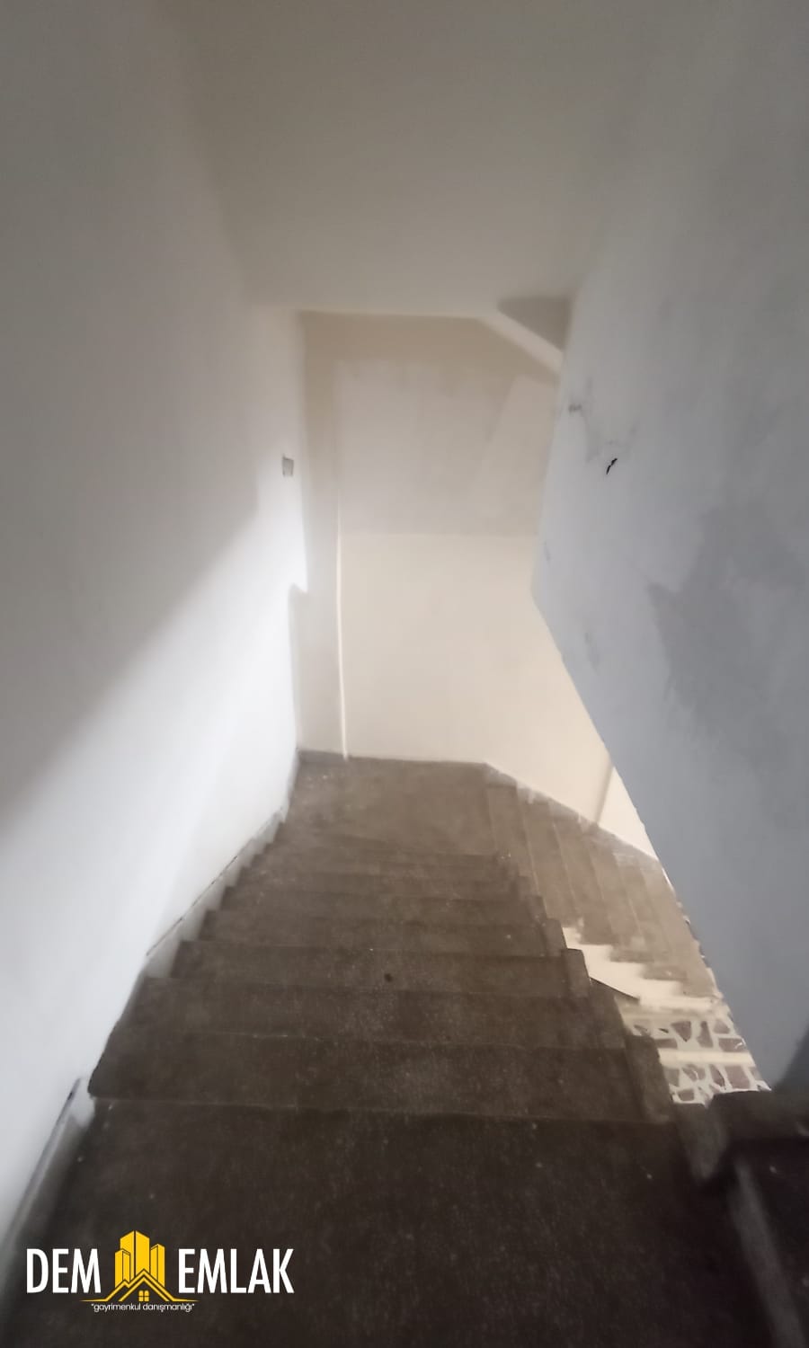 SATILIK 3 KATLI DÜKAN TİRİGOCULARDA