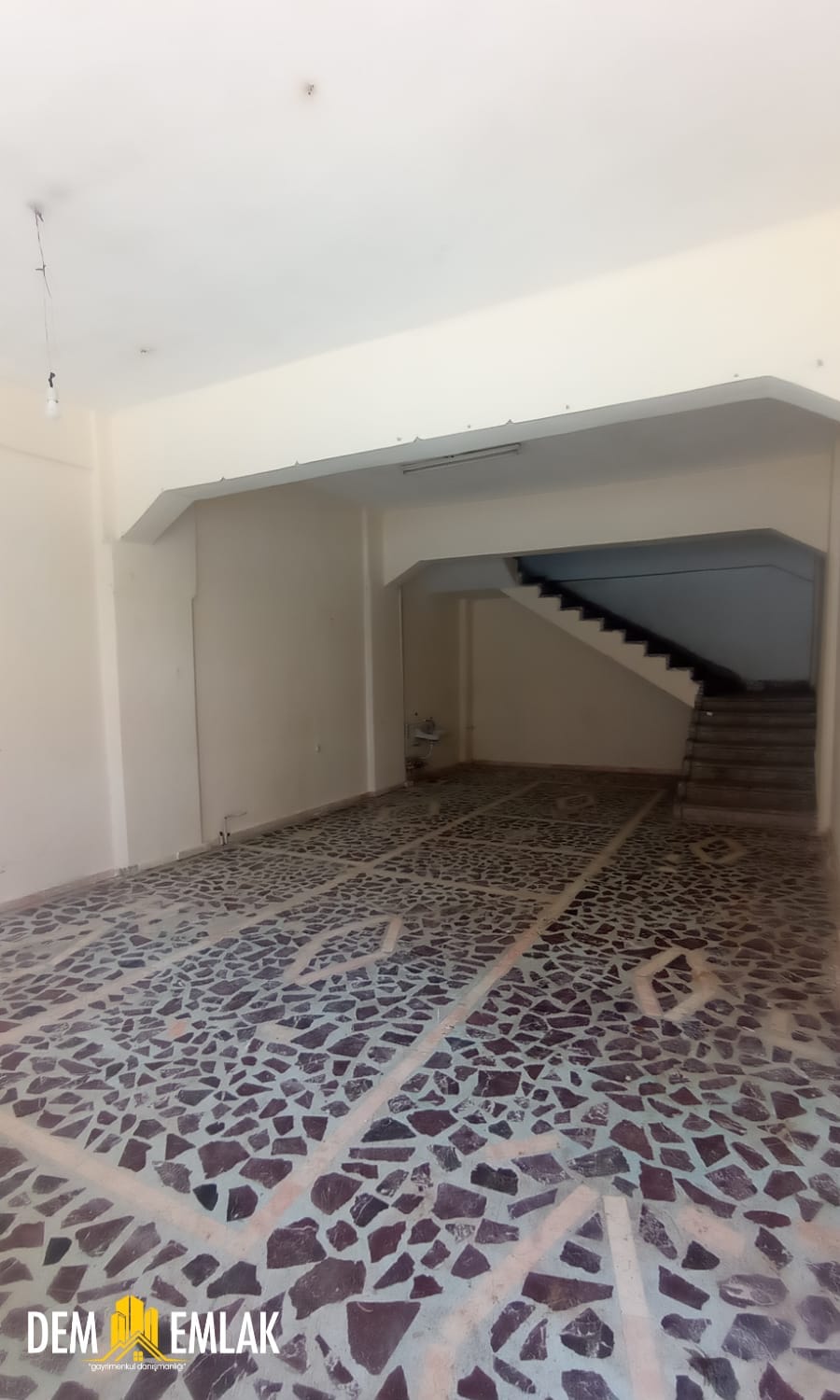 SATILIK 3 KATLI DÜKAN TİRİGOCULARDA